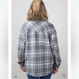 Simply Southern Women’s Gray Plaid Thick Flannel Shacket (M)